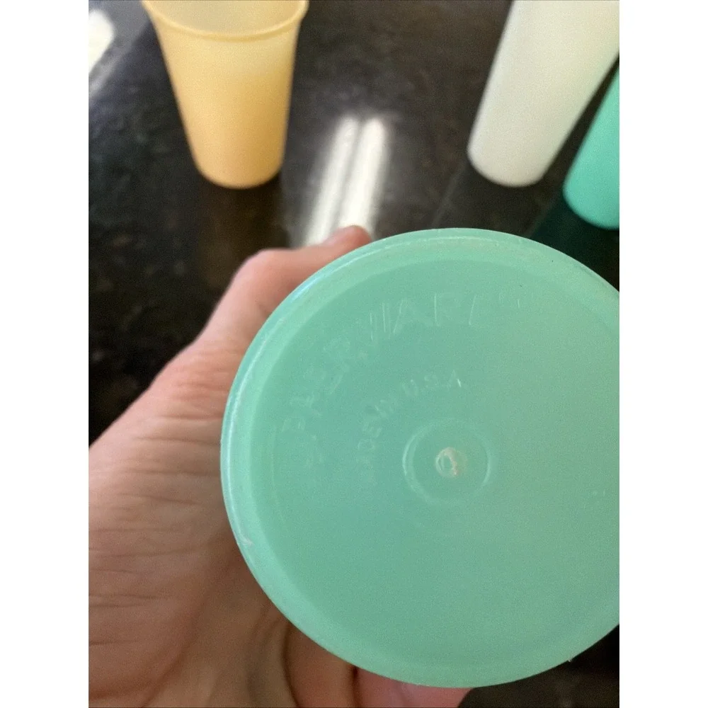 Vintage Tupperware Cups Set Of 4 8 Oz 10 Oz Aqua Yellow Clear Plastic MCM
